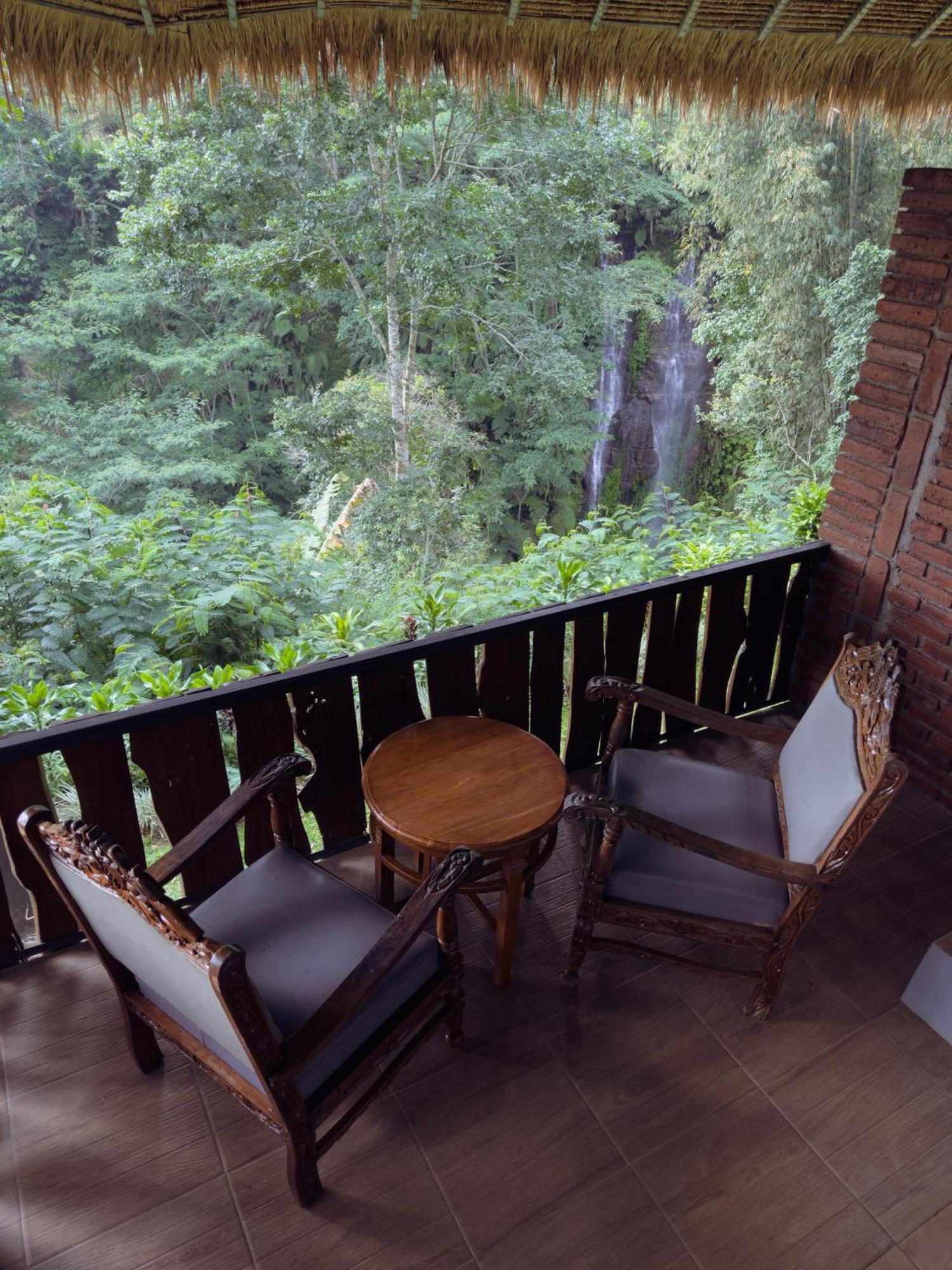 Munduk Tutub Waterfall View Exterior photo